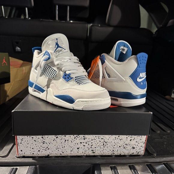 Jordan 4 military blue size 7y - Picture 1 of 6